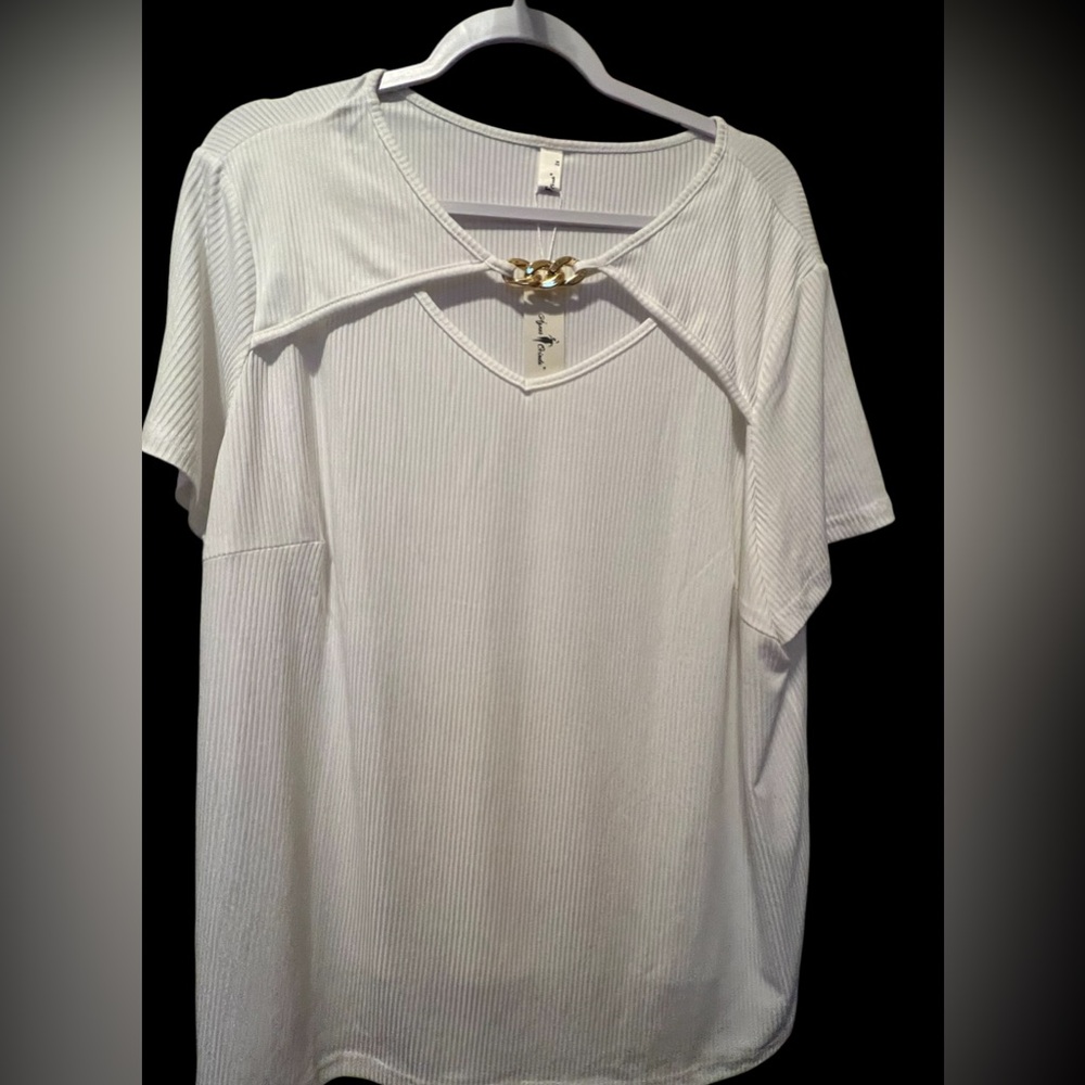 NWT: 2x white stretchy top